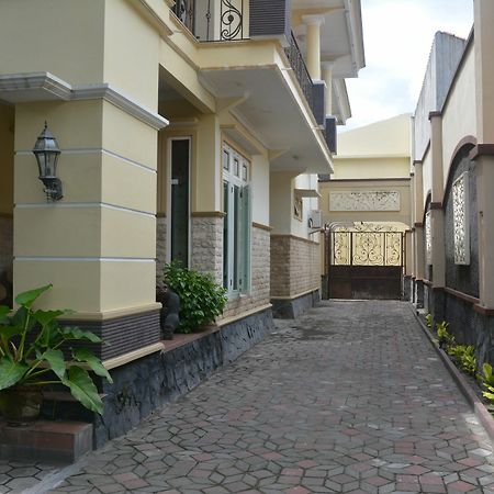 Puri Sagopi Guest House Maguwo Esterno foto